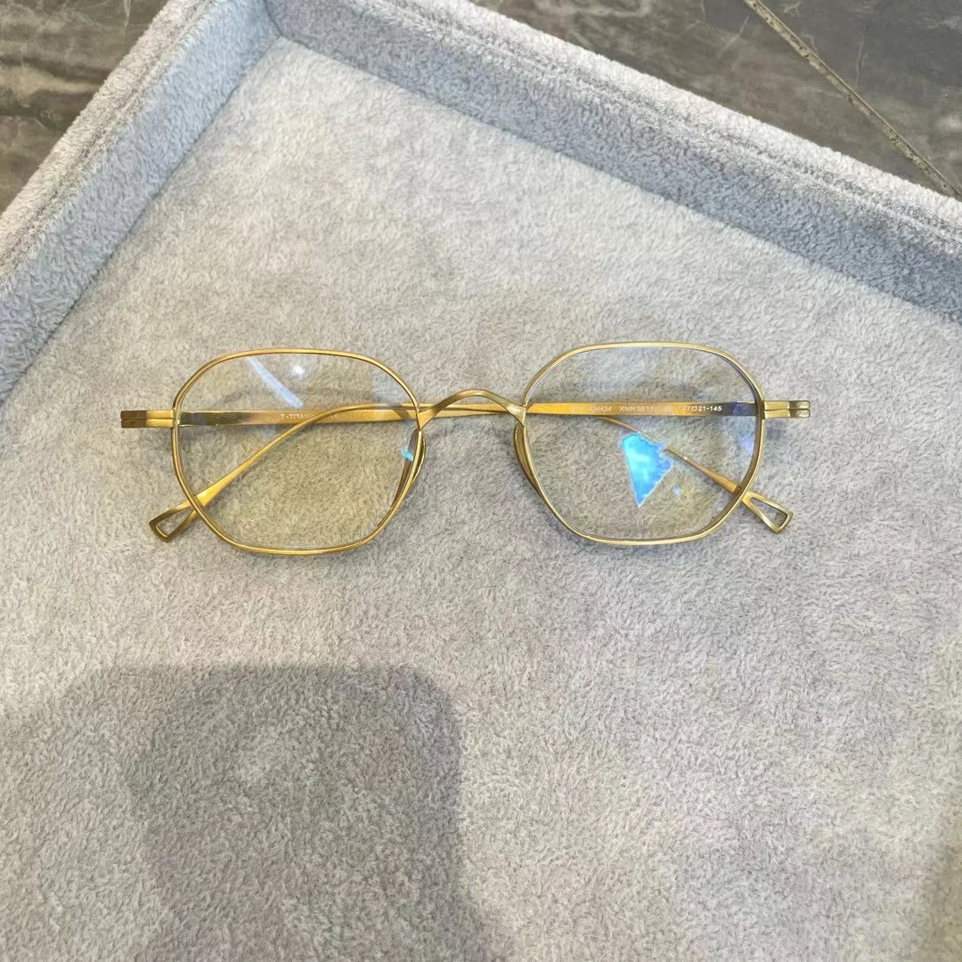 Japanese Style Handmade High Quality Titanium Square Glasses Frame For Men Women Designer kmn211 Eyeglasses Can customize lenses
Japanese Style Handmade High Quality Titanium Square Glasses Frame For Men Women Designer kmn211 Eyeglasses Can customize lenses