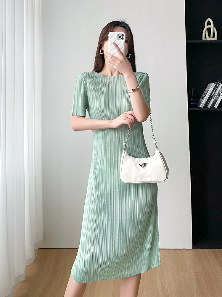 Summer Elegant Simple Slim Fit Short Sleeve round Neck Dress Women's Pleated Dress Commute Style Polyester Fiber A-Line Skirt
Summer Elegant Simple Slim Fit Short Sleeve round Neck Dress Women's Pleated Dress Commute Style Polyester Fiber A-Line Skirt