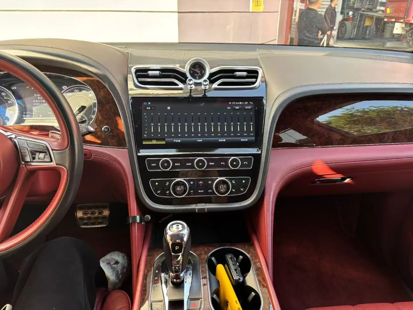 10.9 " Screen Multimedia Player For Bentley Bentayga 2016-2020 Car Radio 8+256GB Carplay Android Auto Head Unit BT Wifi 4G LTE
10.9 " Screen Multimedia Player For Bentley Bentayga 2016-2020 Car Radio 8+256GB Carplay Android Auto Head Unit BT Wifi 4G LTE