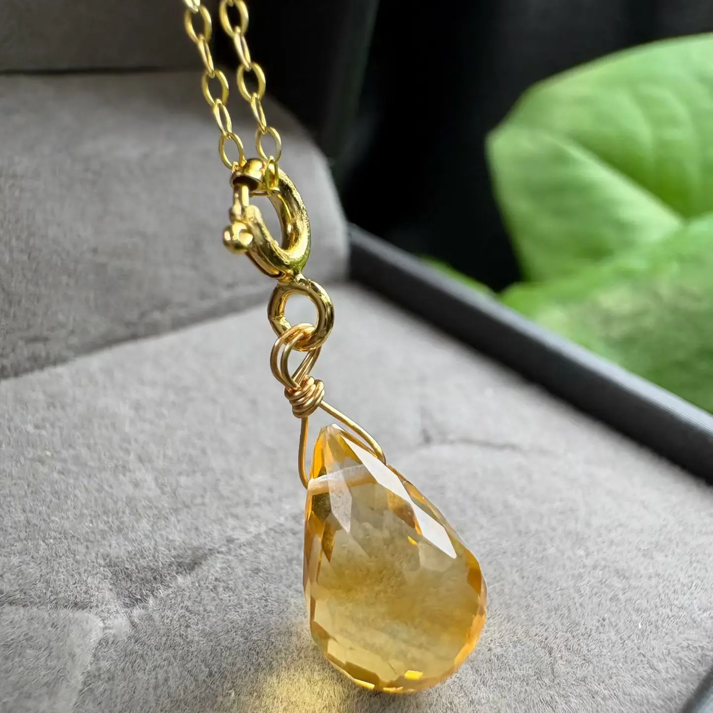 1 Pc Fengbaowu Natural Citrine Water Drop Pendant 14MM Faceted 925 Sterling Silver Crystal Reiki Healing Stone Jewelry Gift
1 Pc Fengbaowu Natural Citrine Water Drop Pendant 14MM Faceted 925 Sterling Silver Crystal Reiki Healing Stone Jewelry Gift