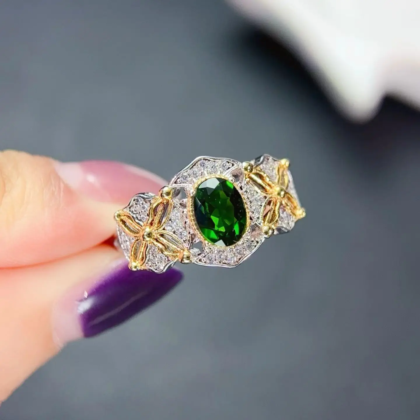 Genuine Chrome Diopside Ring with Certificate 5mm*7mm 0.7ct Natural Diopside Ring Fine Workmanship 925 Silver Gemstone Jewelry
Genuine Chrome Diopside Ring with Certificate 5mm*7mm 0.7ct Natural Diopside Ring Fine Workmanship 925 Silver Gemstone Jewelry