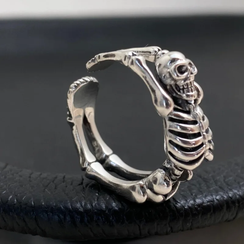 European and American Vintage Thai Silver Skull Skeleton Open-Finger Ring: Punk, Dark, Minimalist, Unisex, Versatile Ring
European and American Vintage Thai Silver Skull Skeleton Open-Finger Ring: Punk, Dark, Minimalist, Unisex, Versatile Ring
