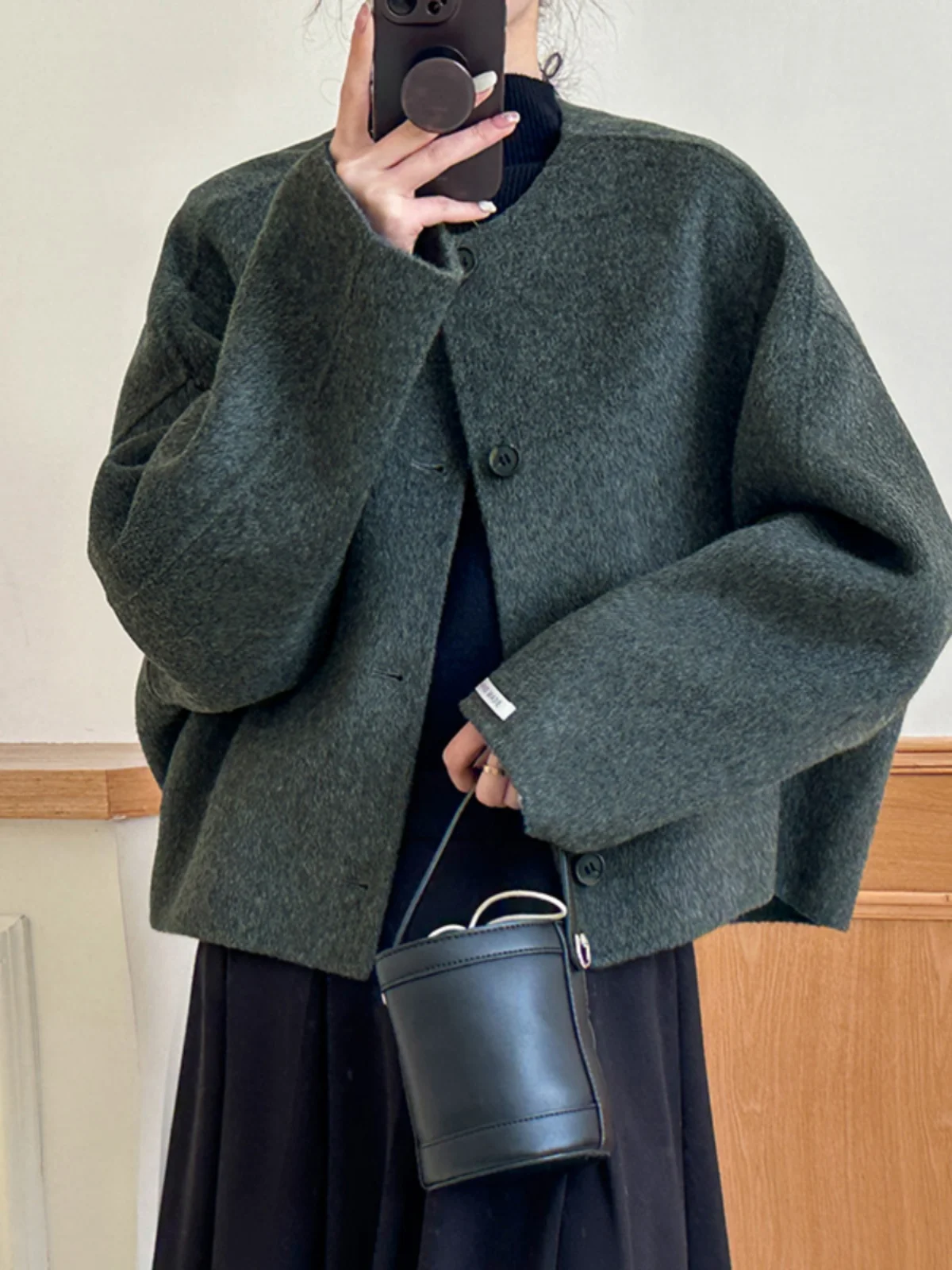 Корейское шерстяное пальто, женское осенне-зимнее новое двустороннее пальто Camere Jaet, высококачественный шерстяной топ небольшого размера
Корейское шерстяное пальто, женское осенне-зимнее новое двустороннее пальто Camere Jaet, высококачественный шерстяной топ небольшого размера