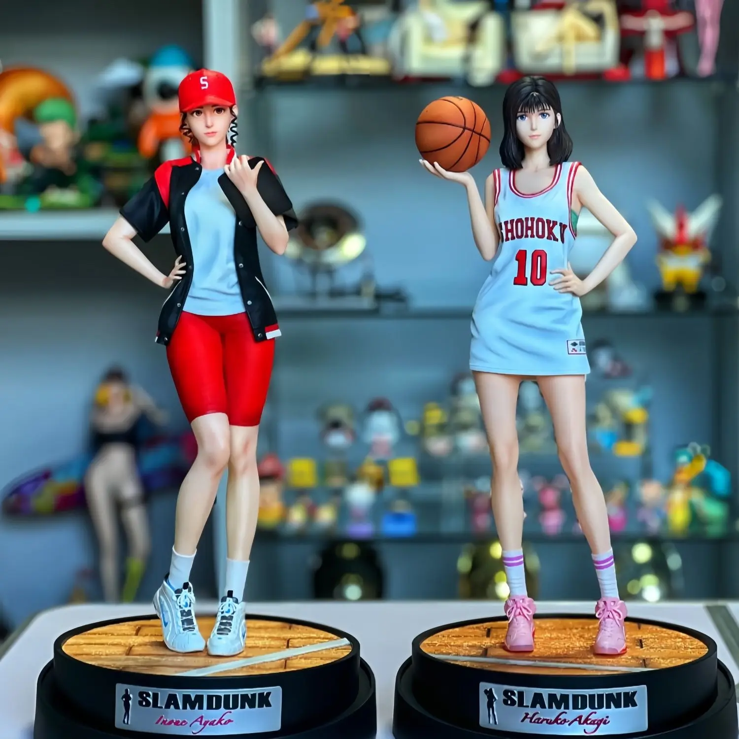 30 см Фигурки Slam Dunk, фигурка Haruko Akagi, баскетбольная богиня, модель из ПВХ, модели Gk, коллекционные настольные украшения, подарок для мальчиков и девочек
30 см Фигурки Slam Dunk, фигурка Haruko Akagi, баскетбольная богиня, модель из ПВХ, модели Gk, коллекционные настольные украшения, подарок для мальчиков и девочек