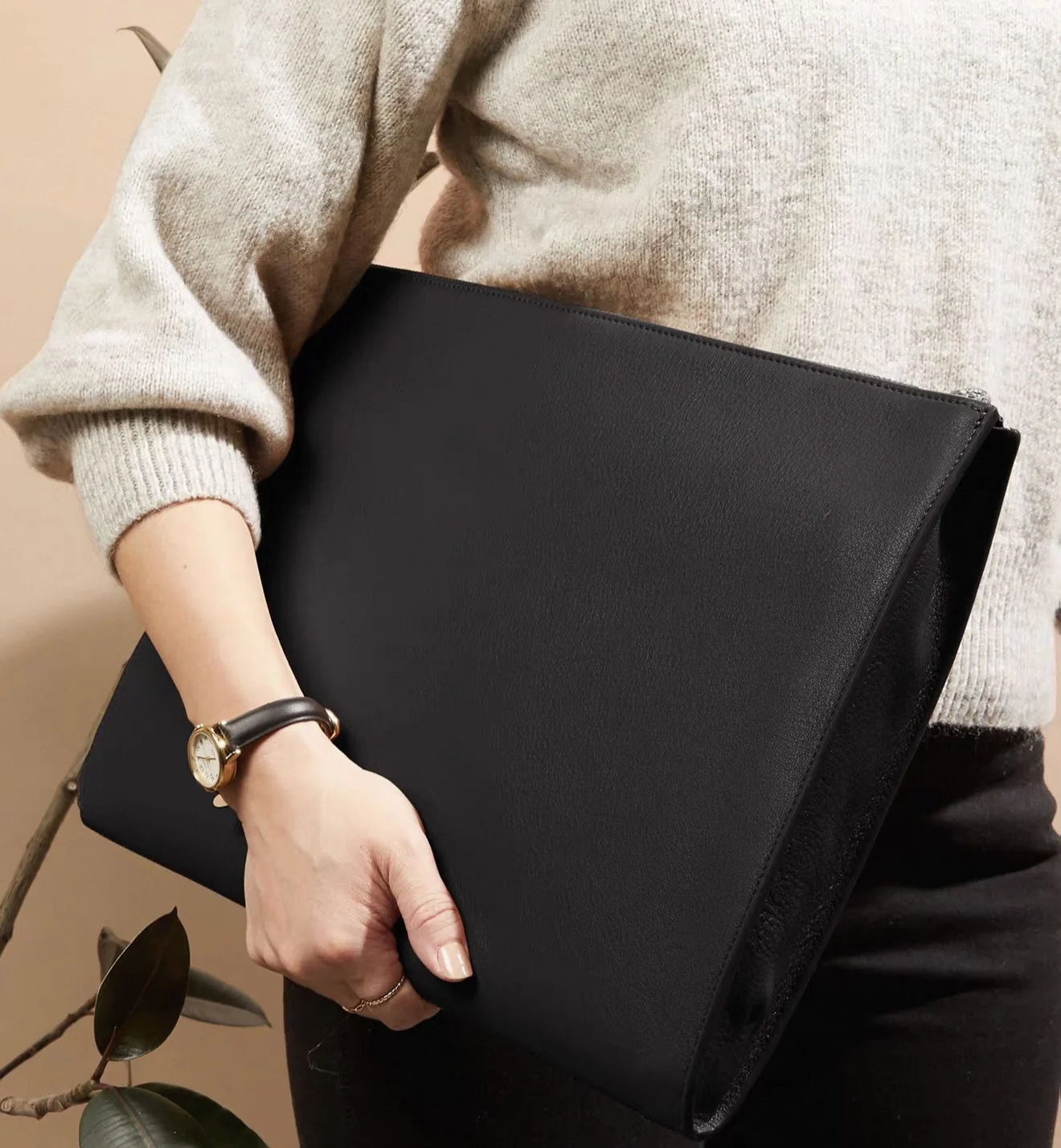 LEATHEROLOGY Leather zipper file bag, laptop storage bag, portable briefcase, file folder
LEATHEROLOGY Leather zipper file bag, laptop storage bag, portable briefcase, file folder