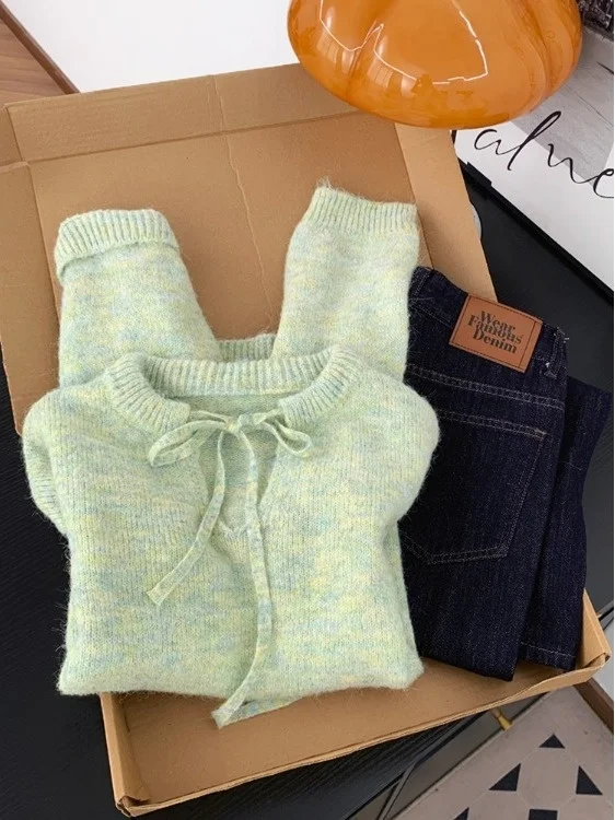 Нежный зеленый свитер женский, мягкий, уютный, в расслабленном стиле, весна-осень 2025, новинка, милый стиль, модный вязаный топ-пуловер
Нежный зеленый свитер женский, мягкий, уютный, в расслабленном стиле, весна-осень 2025, новинка, милый стиль, модный вязаный топ-пуловер