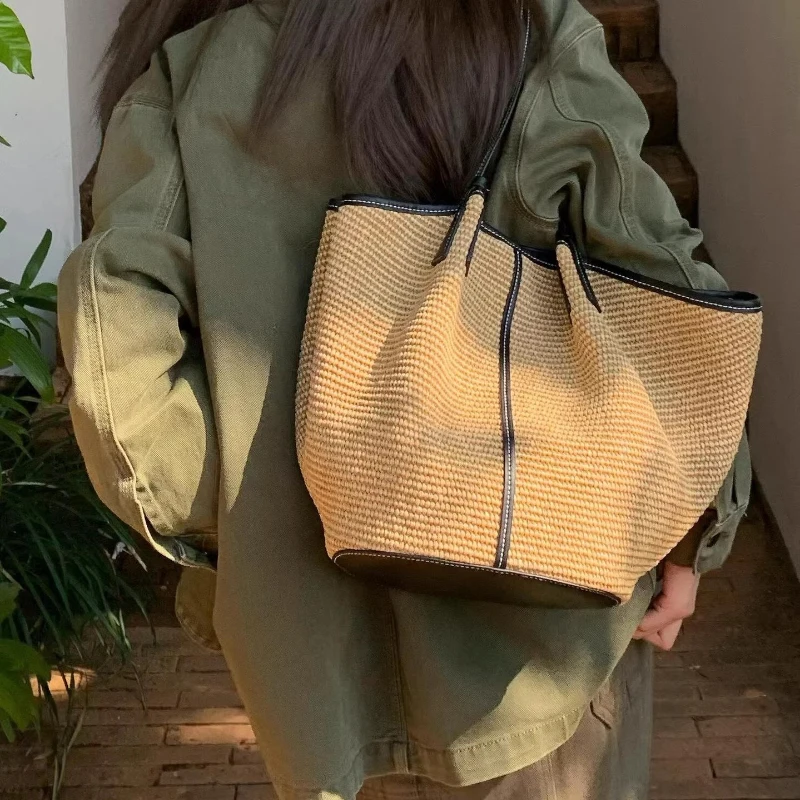 Elegant Hand Woven Color-blocked Shoulder Bag Large Capacity Beach Vacation Bucket Bag Casual Versatile Polka Dots Tote Bags
Elegant Hand Woven Color-blocked Shoulder Bag Large Capacity Beach Vacation Bucket Bag Casual Versatile Polka Dots Tote Bags