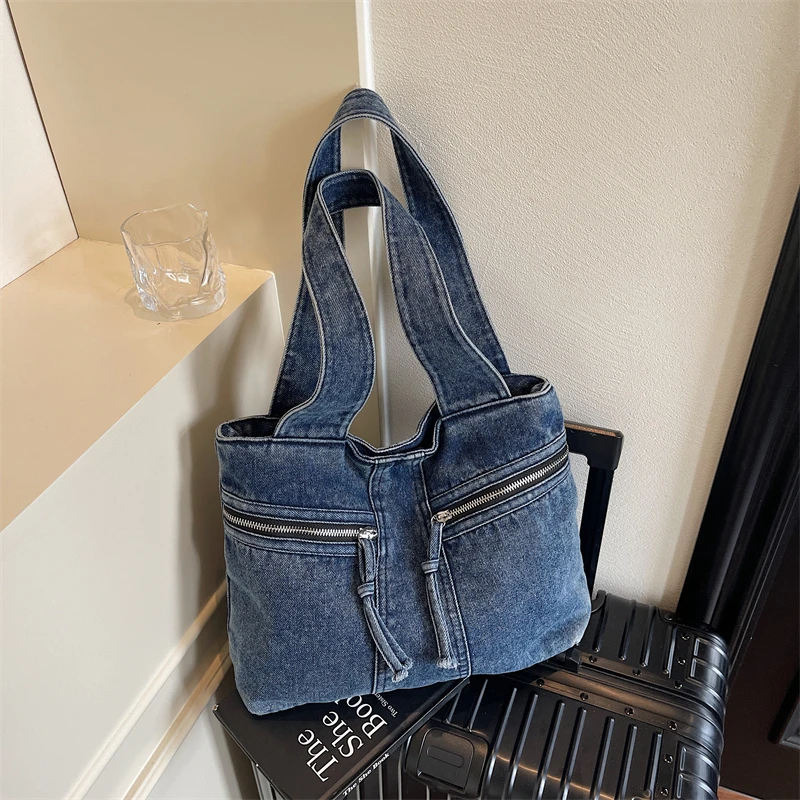 Джинсовые сумки на плечо большой вместимости, новинка 2025 года, сумки высокого качества для женщин, повседневные универсальные женские сумки с швейными нитками
Джинсовые сумки на плечо большой вместимости, новинка 2025 года, сумки высокого качества для женщин, повседневные универсальные женские сумки с швейными нитками