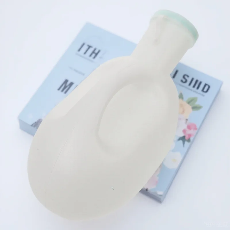 Large Capacity Urinal Bottle Portable Plastic Urinal For Men Emergency Use Travel Hospital Home Care Bedpan Disabled
Large Capacity Urinal Bottle Portable Plastic Urinal For Men Emergency Use Travel Hospital Home Care Bedpan Disabled