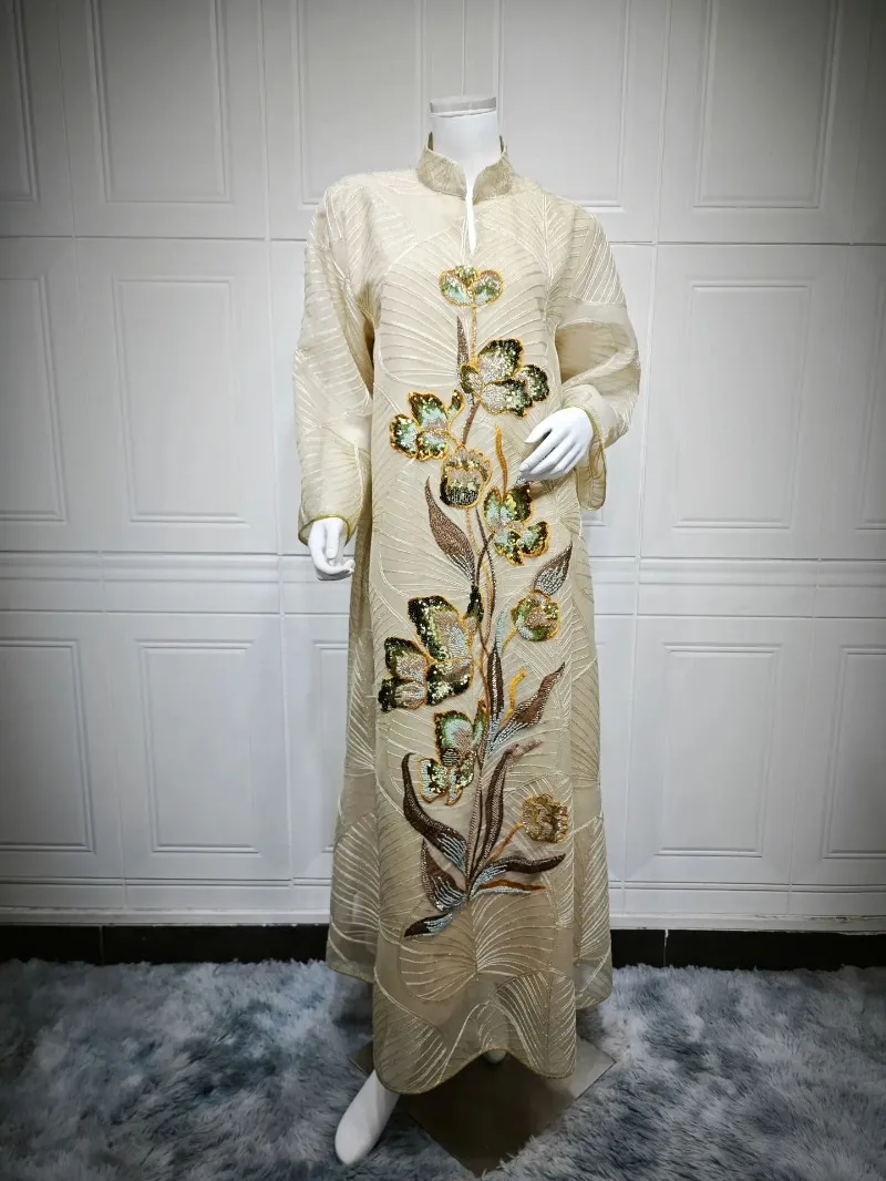 2025 New Embroidery Abaya Dubai Women Muslim Long Dress Turkey Kaftan Ramadan Islam Clothing Eid Djellaba Caftan Marocain Robe
2025 New Embroidery Abaya Dubai Women Muslim Long Dress Turkey Kaftan Ramadan Islam Clothing Eid Djellaba Caftan Marocain Robe