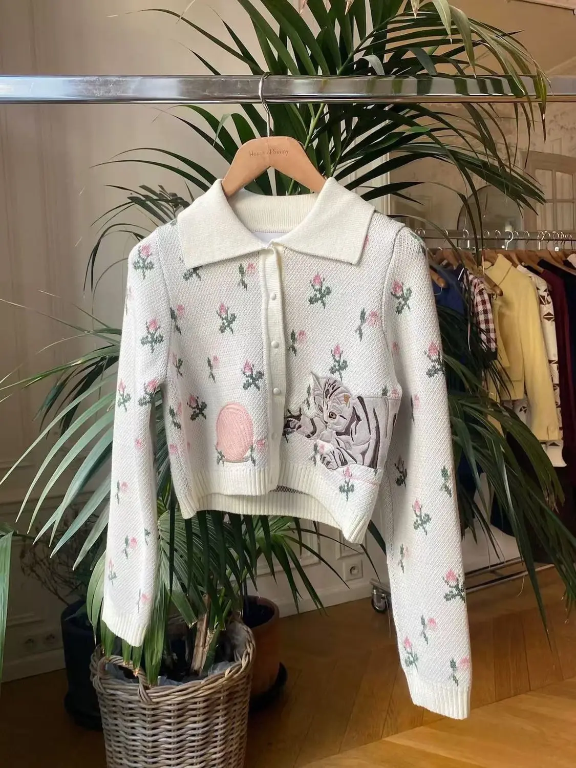 Loose Long Sleeve Knitted Cardigan Women's Cartoon Embroidery Autumn Winter New Lazy Korean Style Sweater Jacket F403
Loose Long Sleeve Knitted Cardigan Women's Cartoon Embroidery Autumn Winter New Lazy Korean Style Sweater Jacket F403