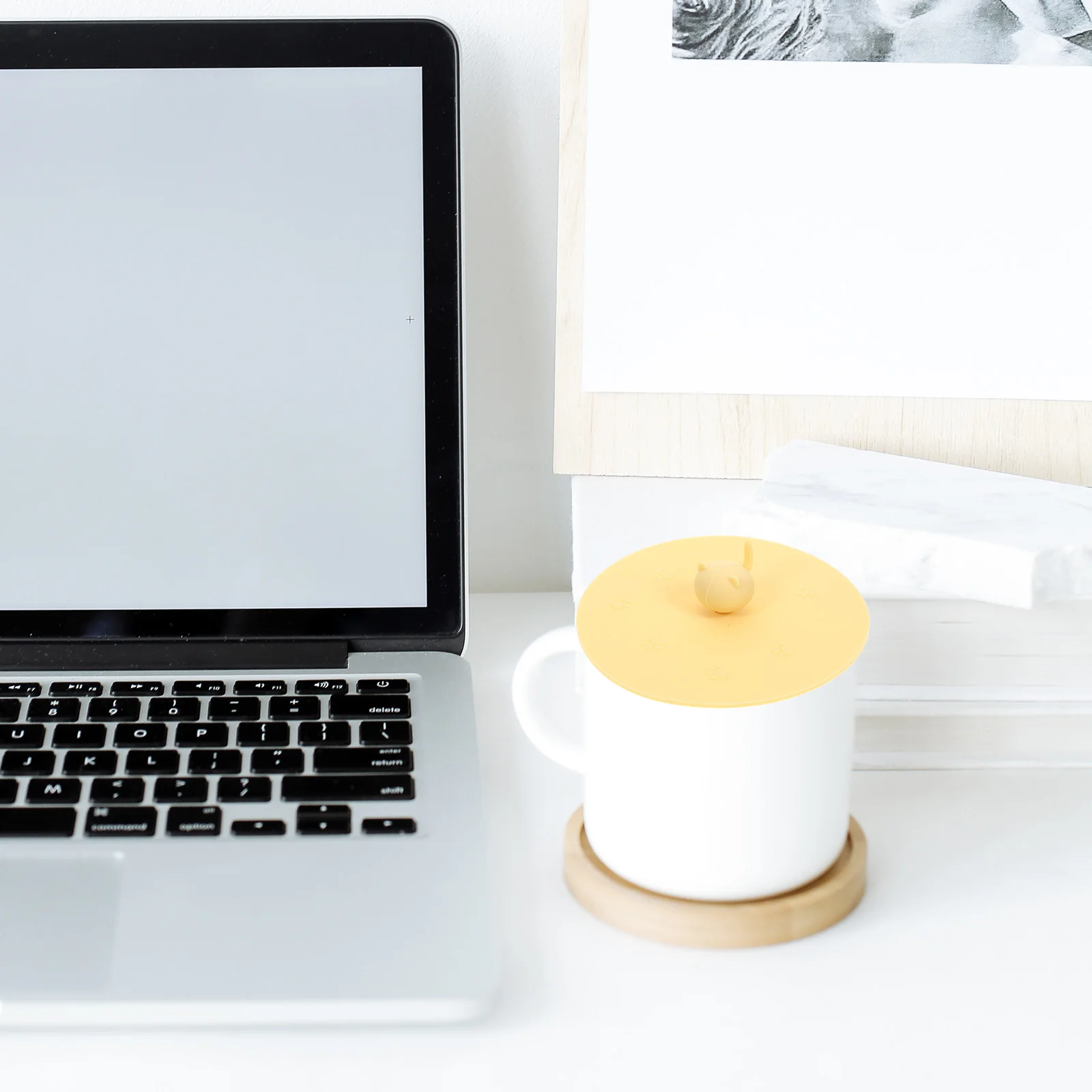 2Pcs Creative Shaped Silicone Cup Lids Reusable Coffee Mug Covers Decorative Sealed Design Cup Covers for Drinks
2Pcs Creative Shaped Silicone Cup Lids Reusable Coffee Mug Covers Decorative Sealed Design Cup Covers for Drinks