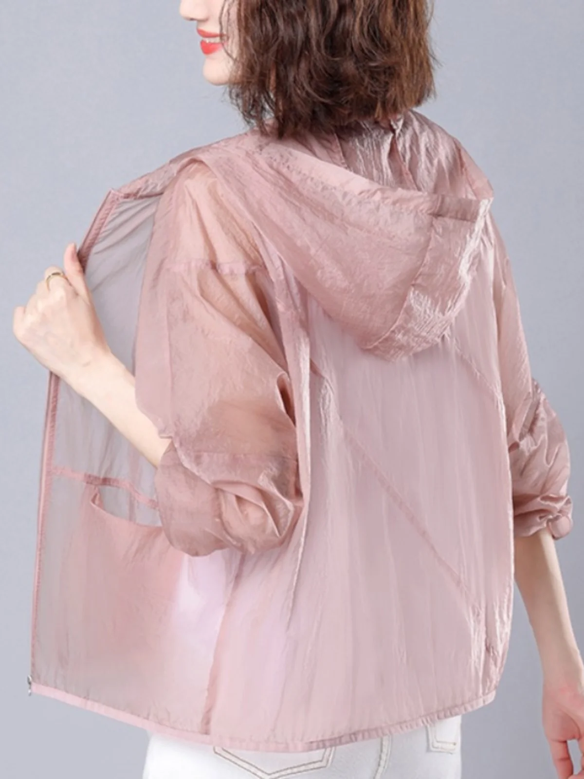 Women's Summer New 2026 Ice Silk Lightweight Loose Breathable Sun Protection Outerwear Large Size Casual Collar Zipper
Women's Summer New 2026 Ice Silk Lightweight Loose Breathable Sun Protection Outerwear Large Size Casual Collar Zipper