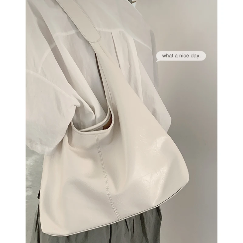 Trendy Silver Underarm Tote Bag Women's Summer 2024 New Sle Large Capaci Single oulder Bag for Students Casual Soft PU
Trendy Silver Underarm Tote Bag Women's Summer 2024 New Sle Large Capaci Single oulder Bag for Students Casual Soft PU