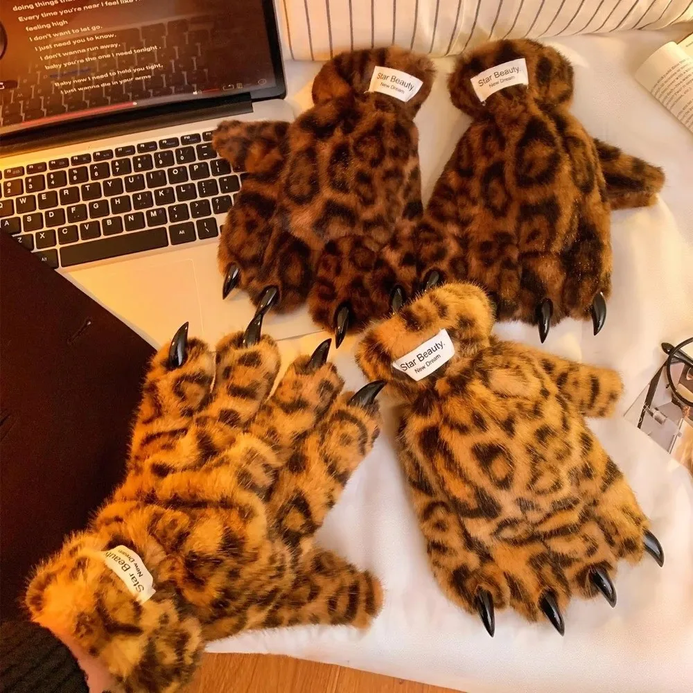 Winter Warm Furry Gloves Spicy Girl Leopard Print Tiger Claw Gloves Cosplay Cool Props Thickened Five Finger Gloves Women Gift
Winter Warm Furry Gloves Spicy Girl Leopard Print Tiger Claw Gloves Cosplay Cool Props Thickened Five Finger Gloves Women Gift
