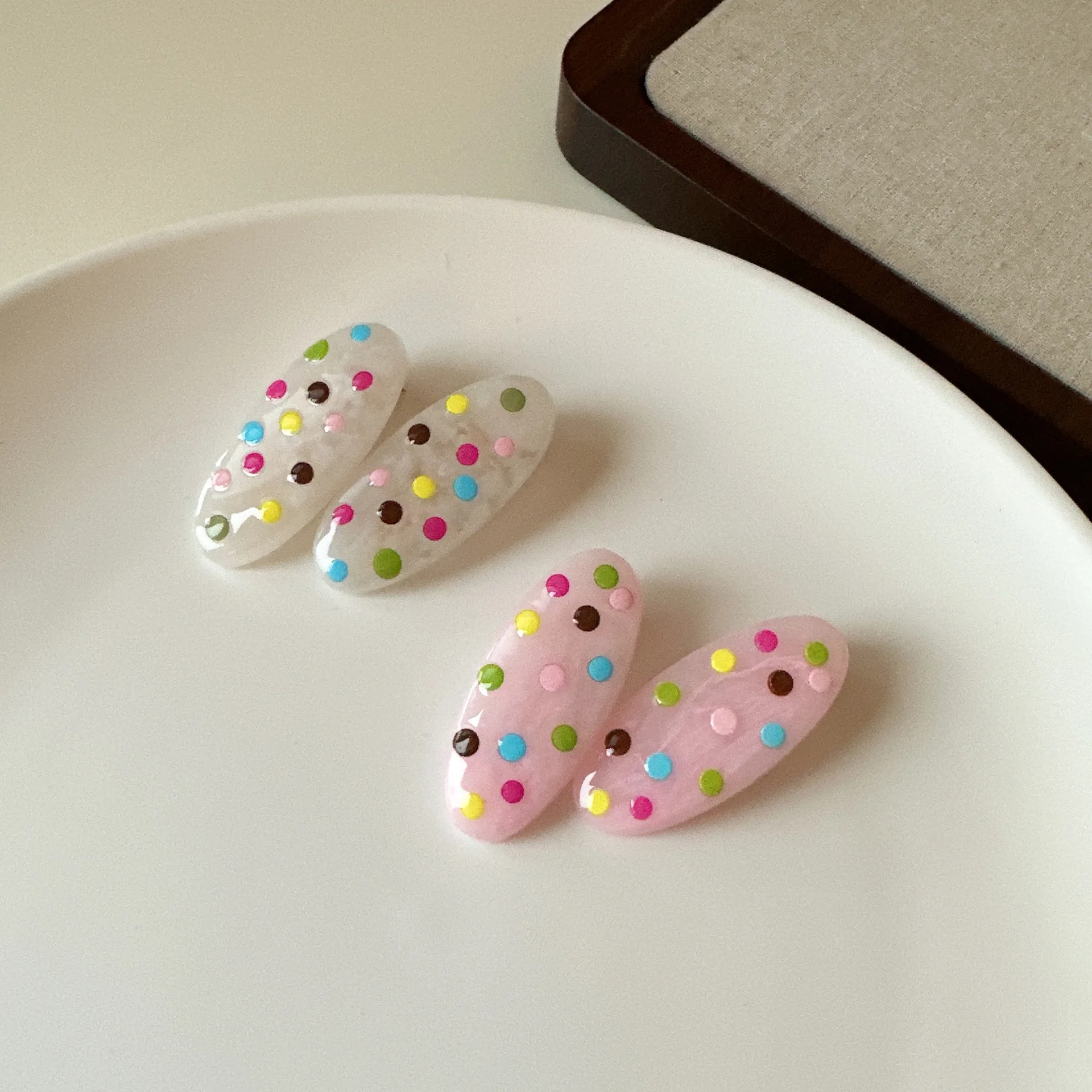 Colorful Dot Duck Bill Side Clips for Women Bangs and Forehead Baby Hair Non Slip Resin Lightweight Cute Portable
Colorful Dot Duck Bill Side Clips for Women Bangs and Forehead Baby Hair Non Slip Resin Lightweight Cute Portable