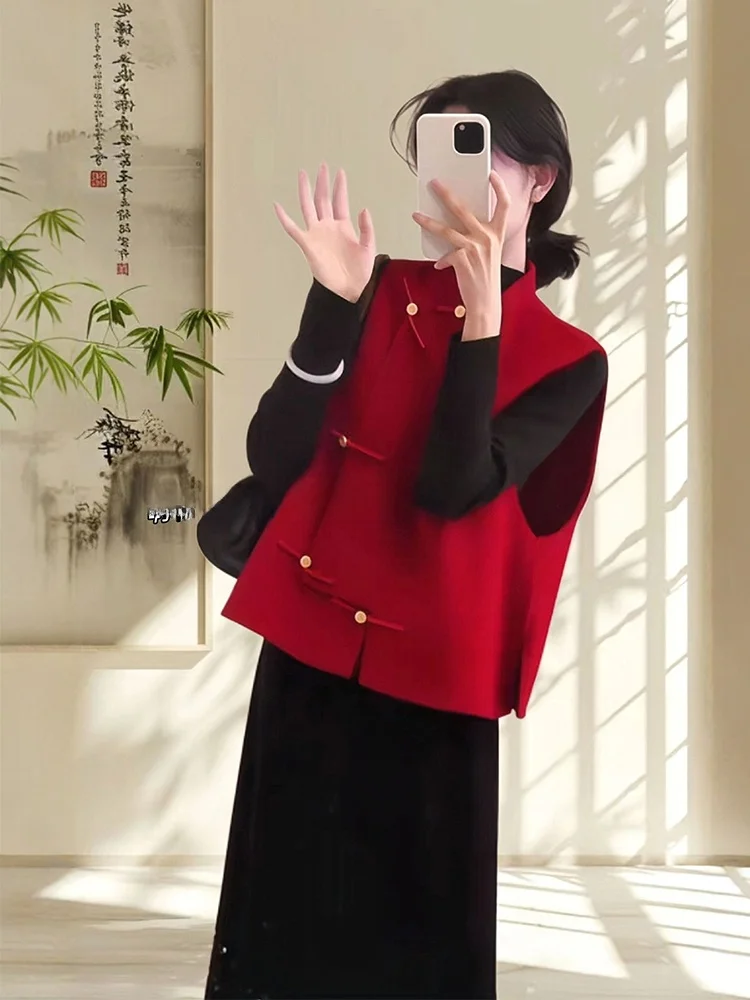 Red Autumn Winter New Style Three-Piece Set with Jacket Base Shirt And Half Skirt Elegant National Style Casual Long Sleeve
Red Autumn Winter New Style Three-Piece Set with Jacket Base Shirt And Half Skirt Elegant National Style Casual Long Sleeve