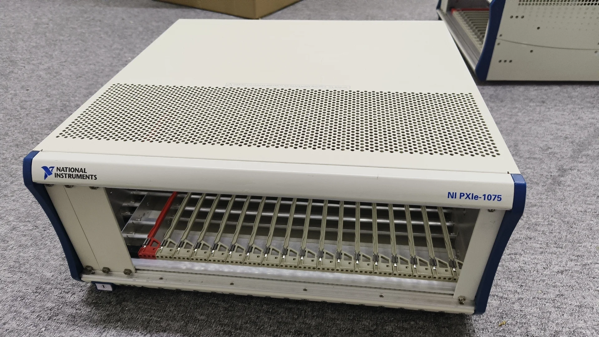 Шасси National Instruments NI PXIe-1075
Шасси National Instruments NI PXIe-1075