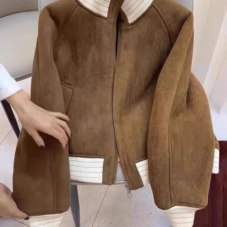 Retro Knitted Splicing Stand Collar Suede Women's Jacket Autumn Winter Style Elegant Warmth Niche Coat Top
Retro Knitted Splicing Stand Collar Suede Women's Jacket Autumn Winter Style Elegant Warmth Niche Coat Top