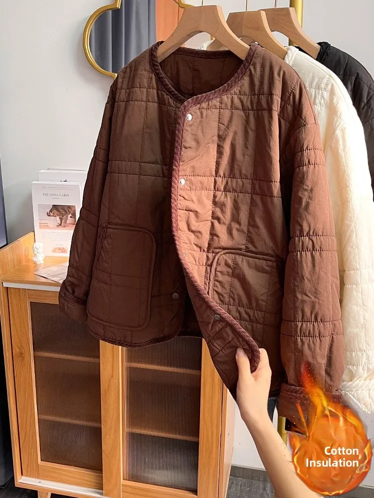 Women's Thiened down Cotton Jaet Lightweight Fluffy Winter Coat Vintage Single Button Plaet Splicing Design Warm Outerwear
Women's Thiened down Cotton Jaet Lightweight Fluffy Winter Coat Vintage Single Button Plaet Splicing Design Warm Outerwear