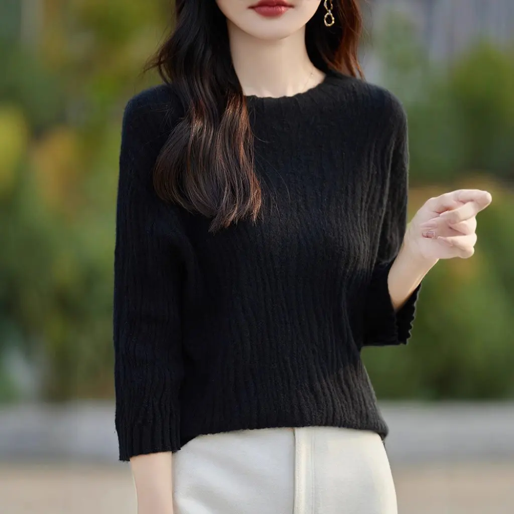 Элегантный женский свитер с волнистым узором, рукав с семиточечным рукавом, короткая основа, модный универсальный вариант на осень и зиму
Элегантный женский свитер с волнистым узором, рукав с семиточечным рукавом, короткая основа, модный универсальный вариант на осень и зиму