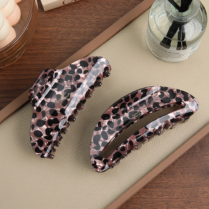 DS Retro Leopard Print Acrylic Hair Claw Autumn Winter Claw Clips 10CM Large Crab Hair Clips Hair Accessories for Women Girls
DS Retro Leopard Print Acrylic Hair Claw Autumn Winter Claw Clips 10CM Large Crab Hair Clips Hair Accessories for Women Girls