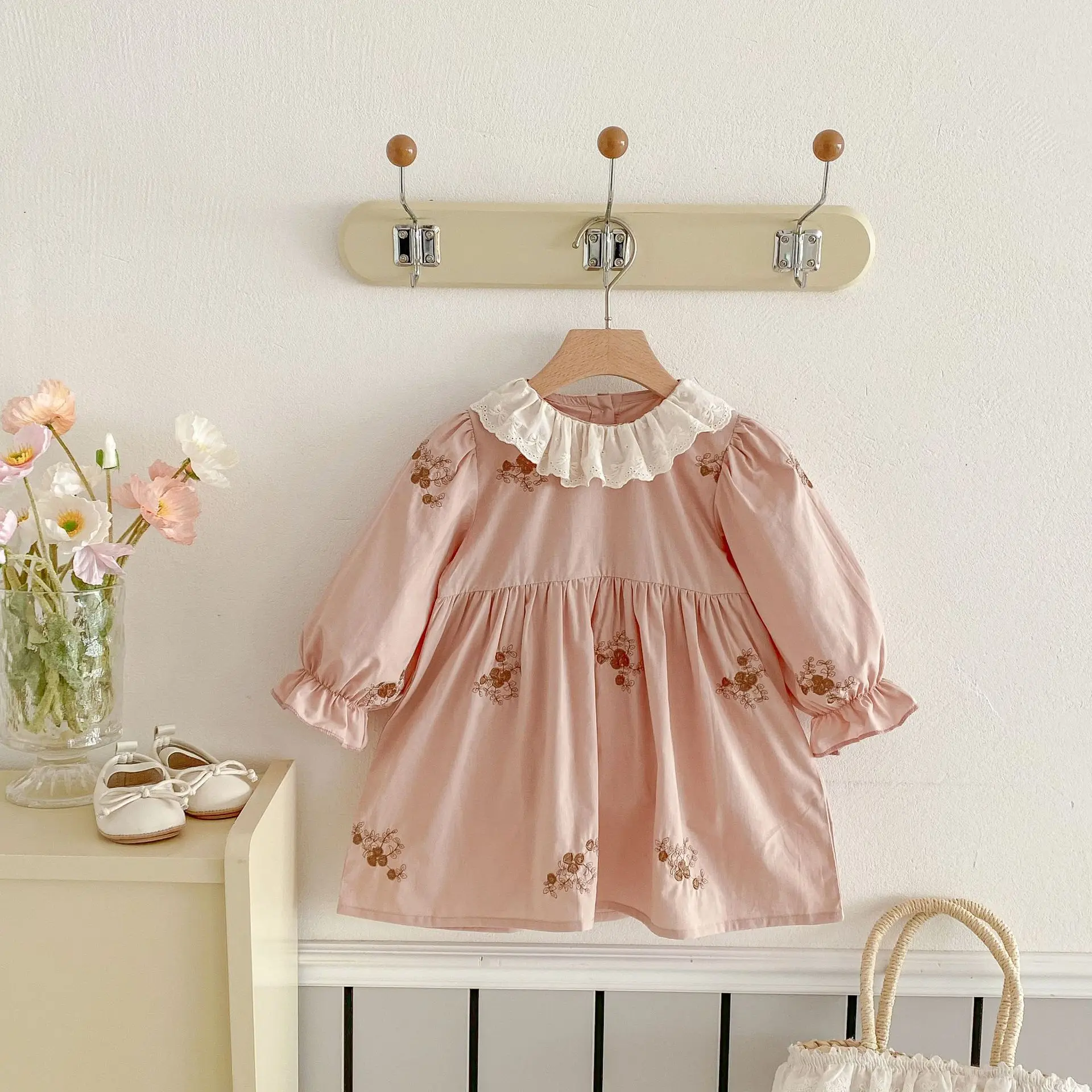 2025 Spring New Children Long Sleeve Dress Cotton Girls Lace Collar Flower Embroidery Dress Baby Princess Dress Kids Clothes
2025 Spring New Children Long Sleeve Dress Cotton Girls Lace Collar Flower Embroidery Dress Baby Princess Dress Kids Clothes
