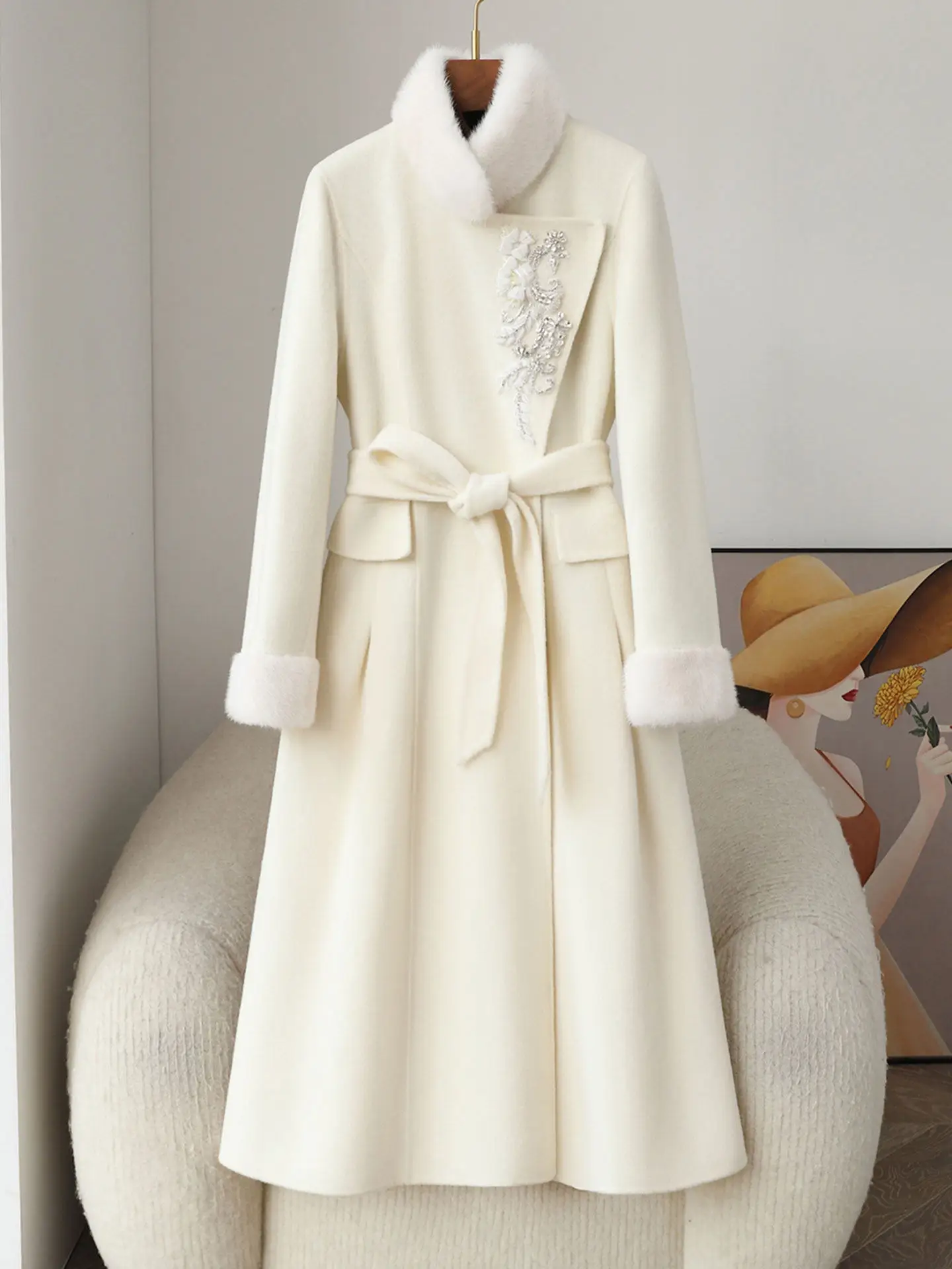 Double-sided cashmere coat for women, high-end socialite style, mink collar, heavy industry water diamond wool wool fur coat, lo
Double-sided cashmere coat for women, high-end socialite style, mink collar, heavy industry water diamond wool wool fur coat, lo