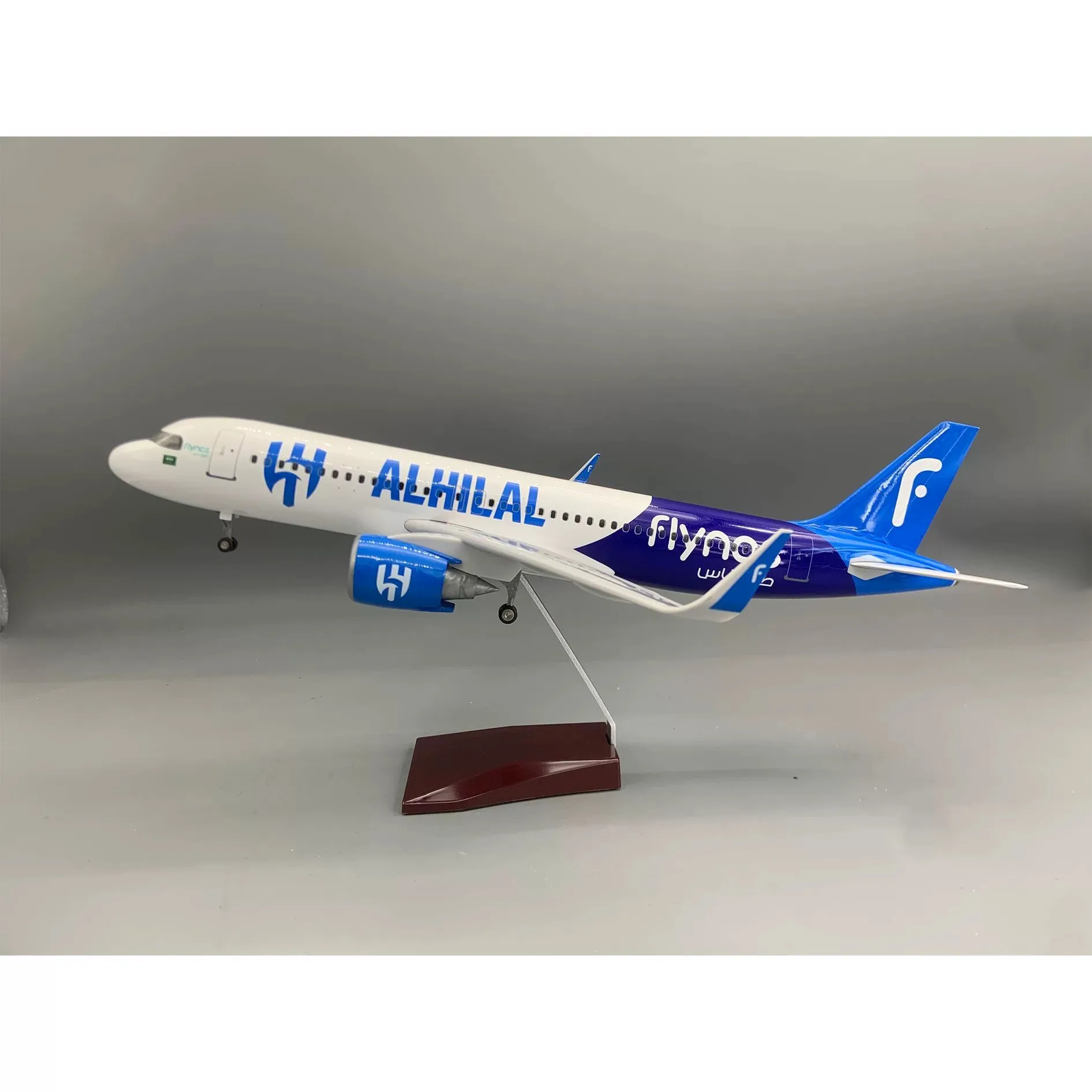A320 Saudi Flynas Airplane diecast Model 47cm Child toy Realistic Static child toy plane Aircraft Model collectible miniatures
A320 Saudi Flynas Airplane diecast Model 47cm Child toy Realistic Static child toy plane Aircraft Model collectible miniatures