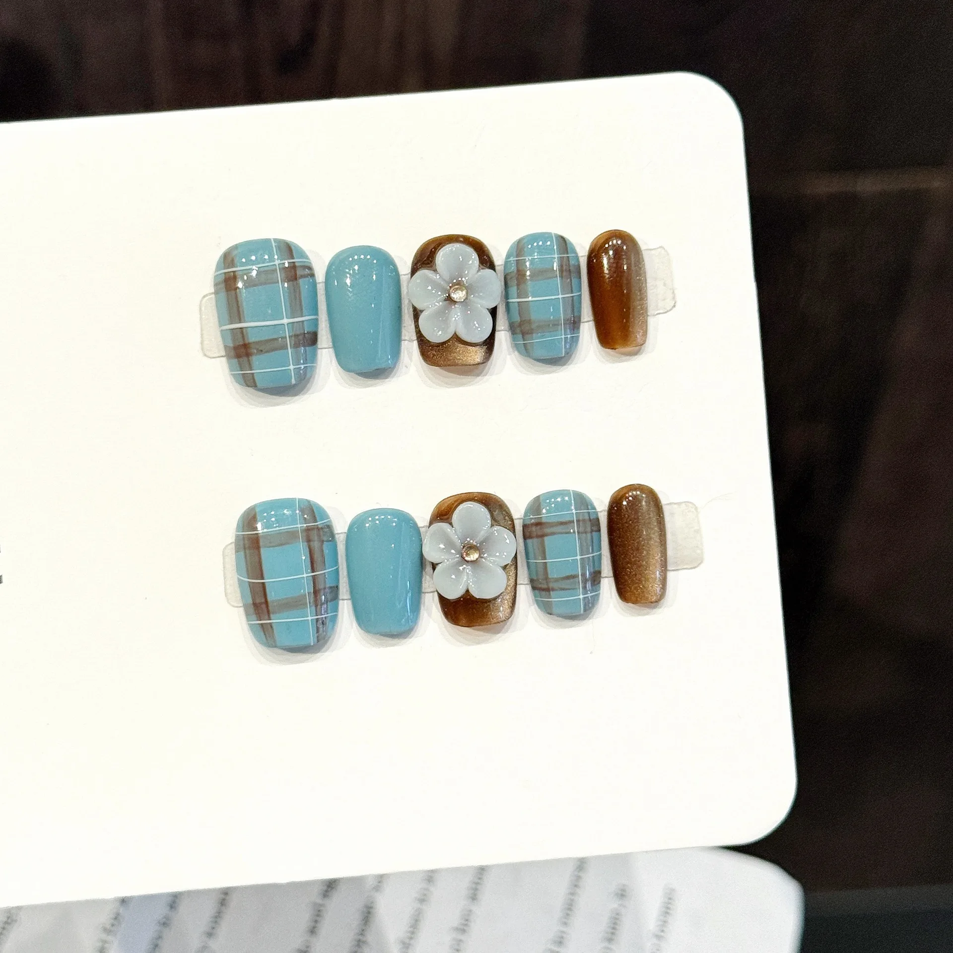 10pcs Pure Hand Pressed Ultra-Short Coffin Nail Art,Nice Fake Nails,Green Brown Plaid Three-Dimensional Flowers,Idea For Women
10pcs Pure Hand Pressed Ultra-Short Coffin Nail Art,Nice Fake Nails,Green Brown Plaid Three-Dimensional Flowers,Idea For Women