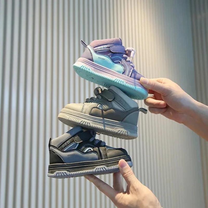 Детские весенне-осенние кроссовки для мальчиков, повседневная обувь на липучке с высоким берцем спереди и шнуровкой для девочек, детская обувь на мягкой подошве с цветными блоками
Детские весенне-осенние кроссовки для мальчиков, повседневная обувь на липучке с высоким берцем спереди и шнуровкой для девочек, детская обувь на мягкой подошве с цветными блоками