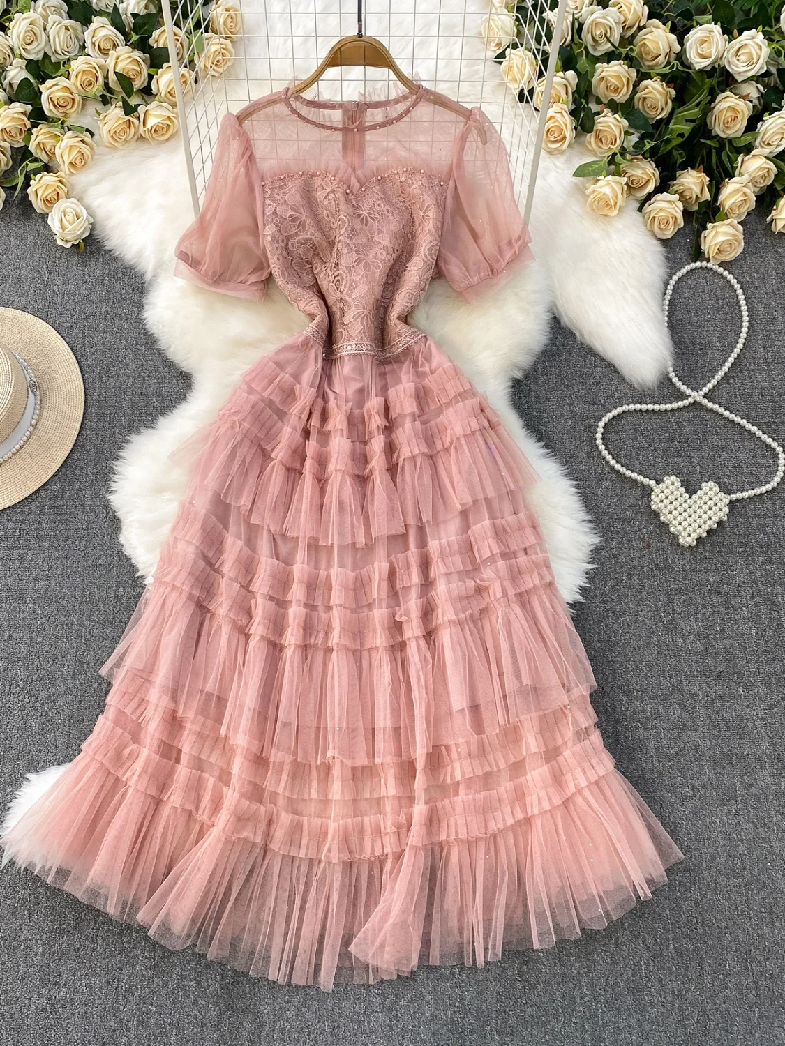 Retro Lace Splicing round Ne Dr Women's Summer Waist Cinching Slimming Princ Cake Skirt High Waist Bubble Sve Midi...
Retro Lace Splicing round Ne Dr Women's Summer Waist Cinching Slimming Princ Cake Skirt High Waist Bubble Sve Midi...