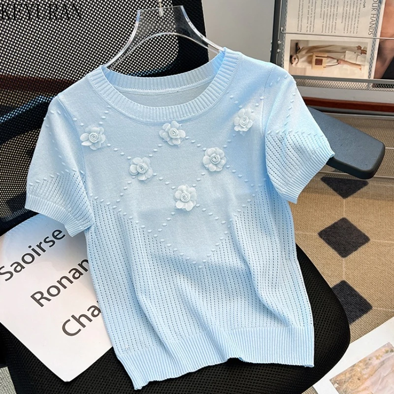 2025 Summer New Chic Thin Ice Silk Knitted Sweater T-shirt Women Round Neck Short Sleeved Three-dimensional Flower Knitwear Tops
2025 Summer New Chic Thin Ice Silk Knitted Sweater T-shirt Women Round Neck Short Sleeved Three-dimensional Flower Knitwear Tops