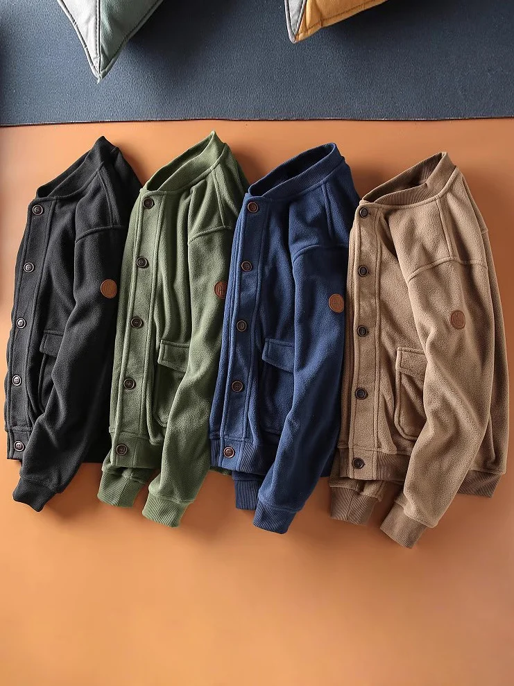 Мужская осенняя куртка в американском ретро-стиле с бейсбольным воротником, двусторонняя, повседневная, теплая, приталенная, с длинными рукавами
Мужская осенняя куртка в американском ретро-стиле с бейсбольным воротником, двусторонняя, повседневная, теплая, приталенная, с длинными рукавами