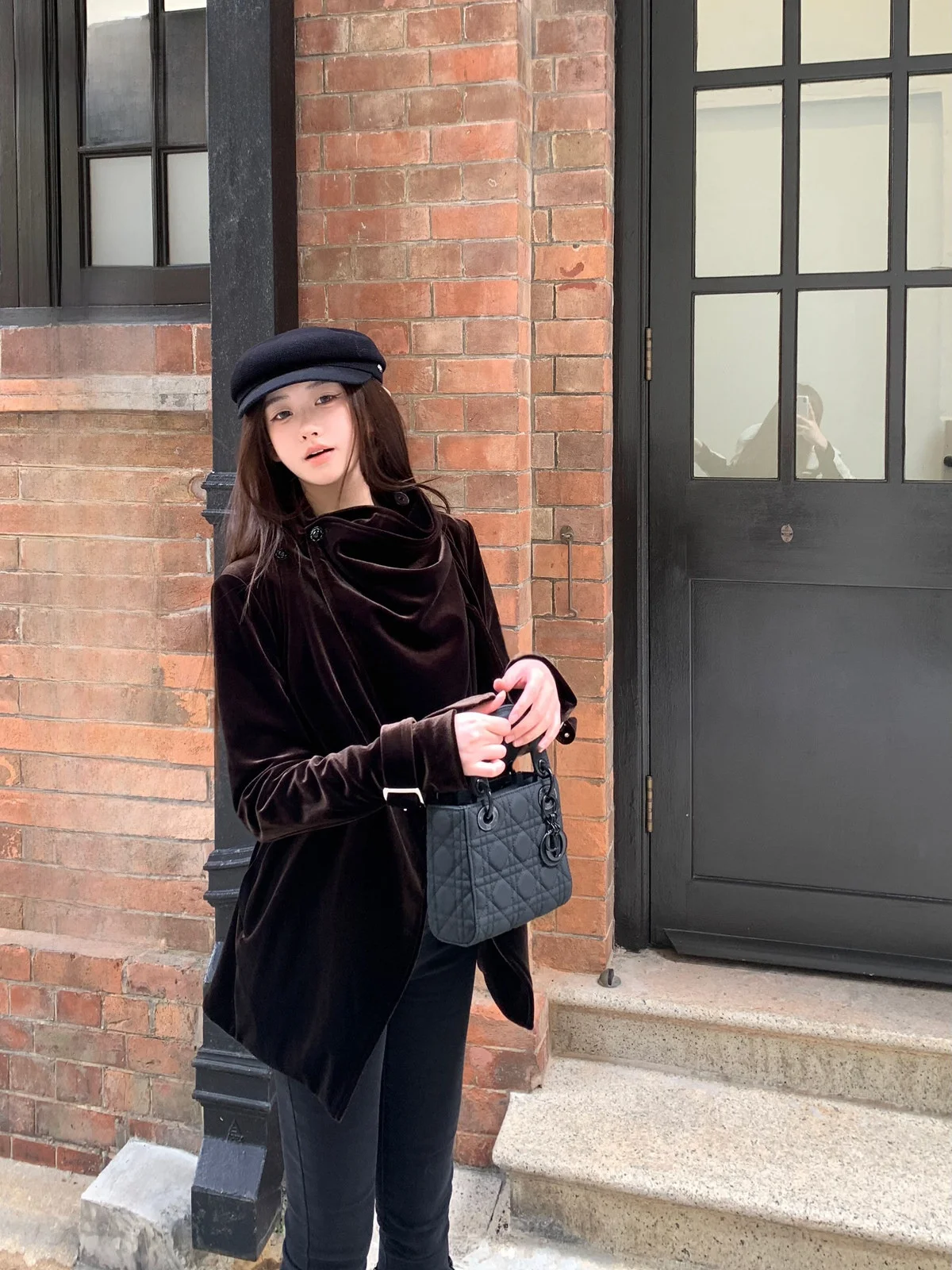 Riseaauu Velvet Long Jaet Women's Autumn Winter Coffee Color Outerwear Loose Fit Regular Sve Length Polyester Fiber
Riseaauu Velvet Long Jaet Women's Autumn Winter Coffee Color Outerwear Loose Fit Regular Sve Length Polyester Fiber