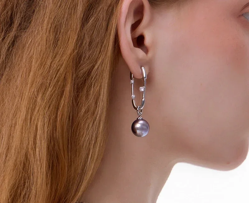 Diamond-encrusted paper clip round black pearl earrings earrings stud earrings alloy/silver-plated/gold-plated
Diamond-encrusted paper clip round black pearl earrings earrings stud earrings alloy/silver-plated/gold-plated