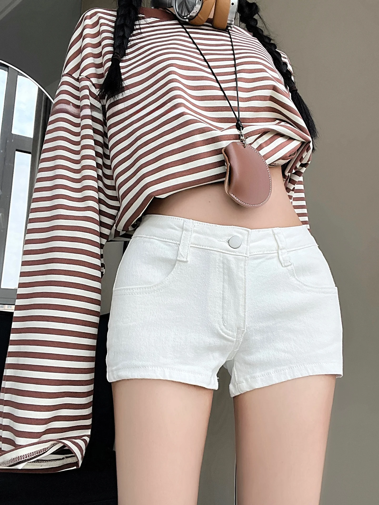 Sexy Slim Fit Denim Shorts Women's Summer Hot Pants Butt Enhancing Design Low Waist Cotton Stretchy mid Spring Autumn
Sexy Slim Fit Denim Shorts Women's Summer Hot Pants Butt Enhancing Design Low Waist Cotton Stretchy mid Spring Autumn
