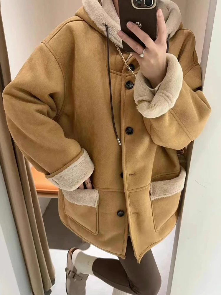 Корейское женское пальто с мехом ягненка, цельное пальто с капюшоном, осенне-зимняя верхняя одежда, повседневное свободное длинное пальто
Корейское женское пальто с мехом ягненка, цельное пальто с капюшоном, осенне-зимняя верхняя одежда, повседневное свободное длинное пальто