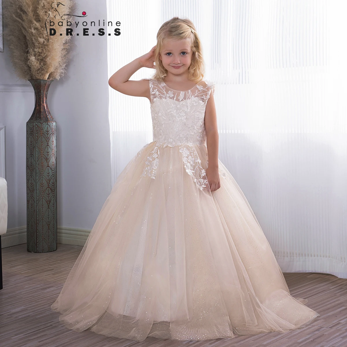 BABYONLINE Champagne Elegnt Flower Girl Dresses Lace Appqulies Wedding Party Guest Bridesmaid A Line Princess Gown Skirt Tulle
BABYONLINE Champagne Elegnt Flower Girl Dresses Lace Appqulies Wedding Party Guest Bridesmaid A Line Princess Gown Skirt Tulle