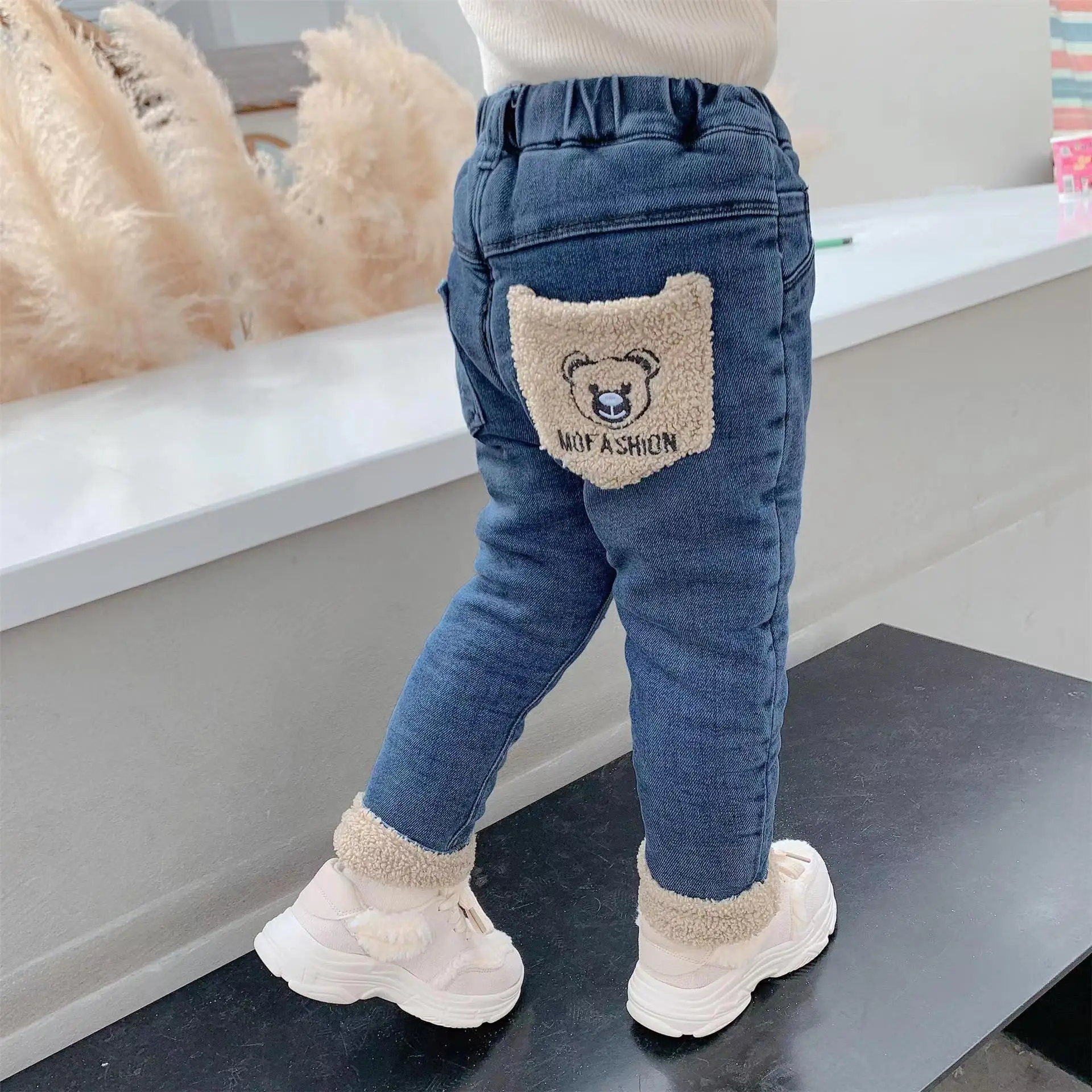 Kids Girls Winter Pants Three Layer Thickened Korean Edition Outwear Long Winter Wear New Warm Children's Jeans Trend
Kids Girls Winter Pants Three Layer Thickened Korean Edition Outwear Long Winter Wear New Warm Children's Jeans Trend