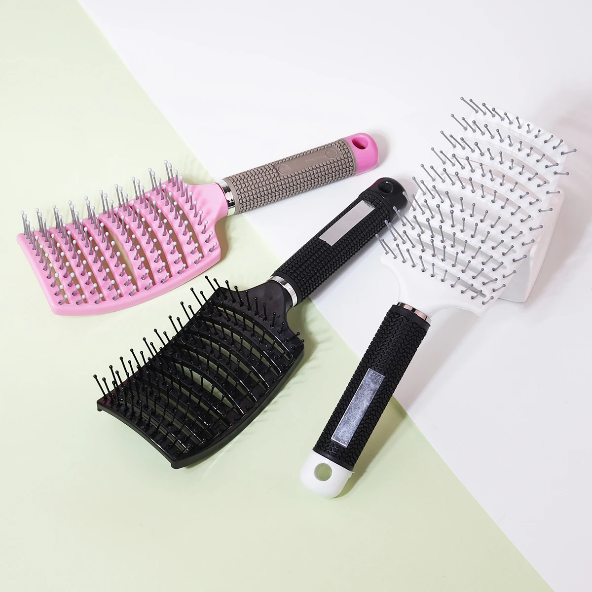 Professional curved nylon comb, anti-static hollow design, suitable for both dry and wet hair, special for real hair wigs
Professional curved nylon comb, anti-static hollow design, suitable for both dry and wet hair, special for real hair wigs 