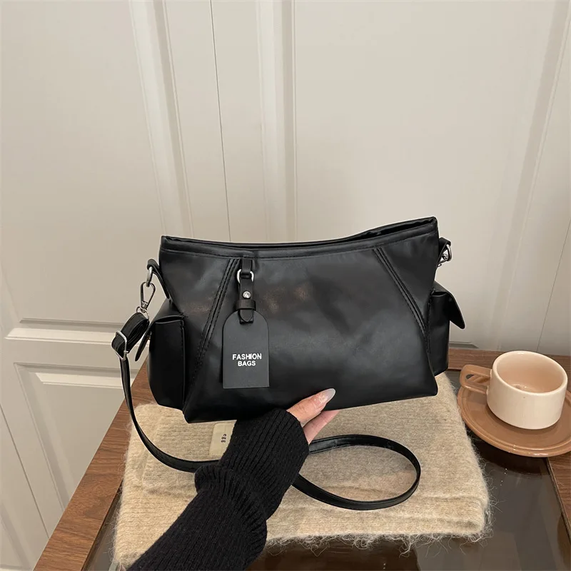 Korean Fashion Large Capacity Crossbody Bag Women Fashionable and Versatile Shoulder Bag Elegant Casual and Simple Baguette Bag
Korean Fashion Large Capacity Crossbody Bag Women Fashionable and Versatile Shoulder Bag Elegant Casual and Simple Baguette Bag