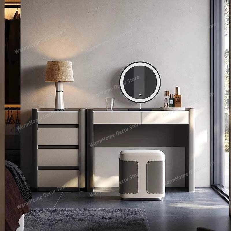 Modern Rock Top Leather Makeup Vanity Toiletries Illuminated Makeup Dressing Table with Mirror Dressers Desk Bedroom Furniture
Modern Rock Top Leather Makeup Vanity Toiletries Illuminated Makeup Dressing Table with Mirror Dressers Desk Bedroom Furniture