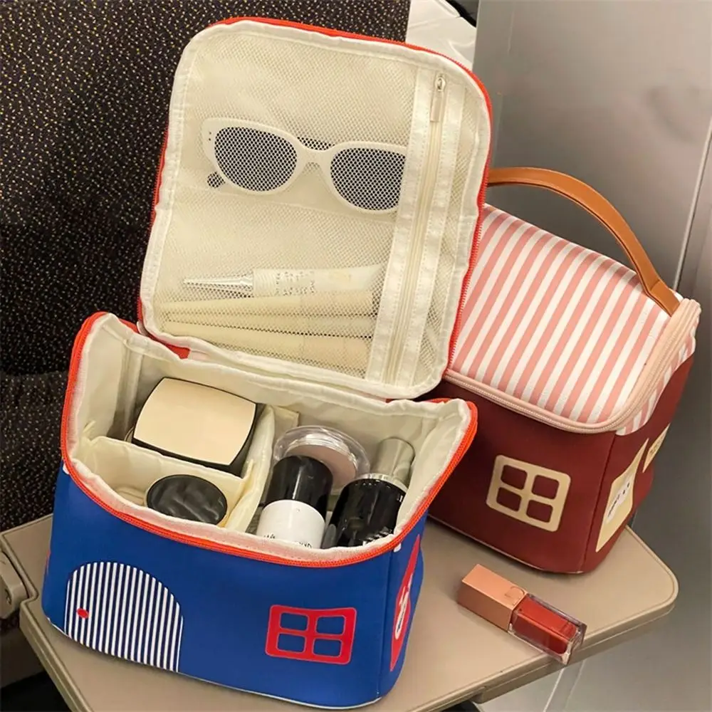 Pu Handheld Makeup Bag Cartoon Large Capacity House Shape Cosmetic Bag Waterproof Multifunctional Skincare Storage Bag Outdoor
Pu Handheld Makeup Bag Cartoon Large Capacity House Shape Cosmetic Bag Waterproof Multifunctional Skincare Storage Bag Outdoor