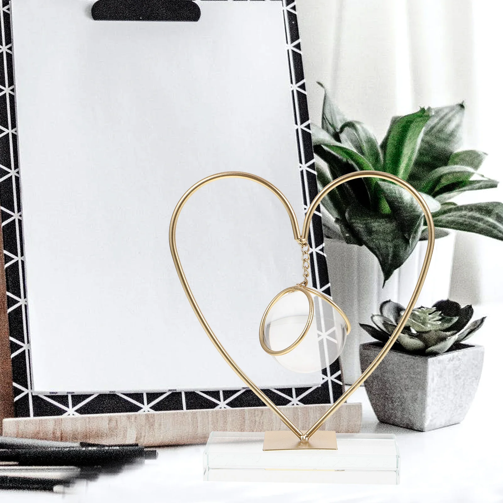 Iron Art Ornament Creative Desktop Decoration Metal Home Ornament Room Office Table Centerpiece Modern Shelf
Iron Art Ornament Creative Desktop Decoration Metal Home Ornament Room Office Table Centerpiece Modern Shelf