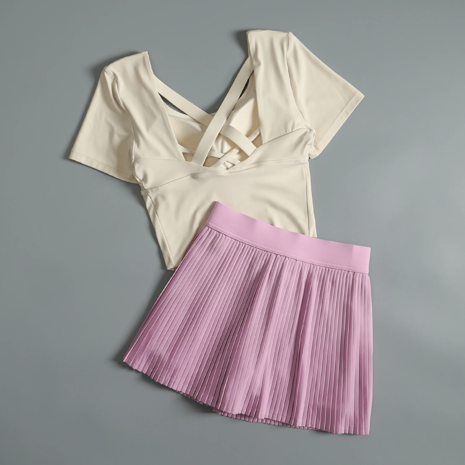 Badminton sports suit for women in summer with chest pad yoga fitness beauty short sleeve high-value running skirt
Badminton sports suit for women in summer with chest pad yoga fitness beauty short sleeve high-value running skirt