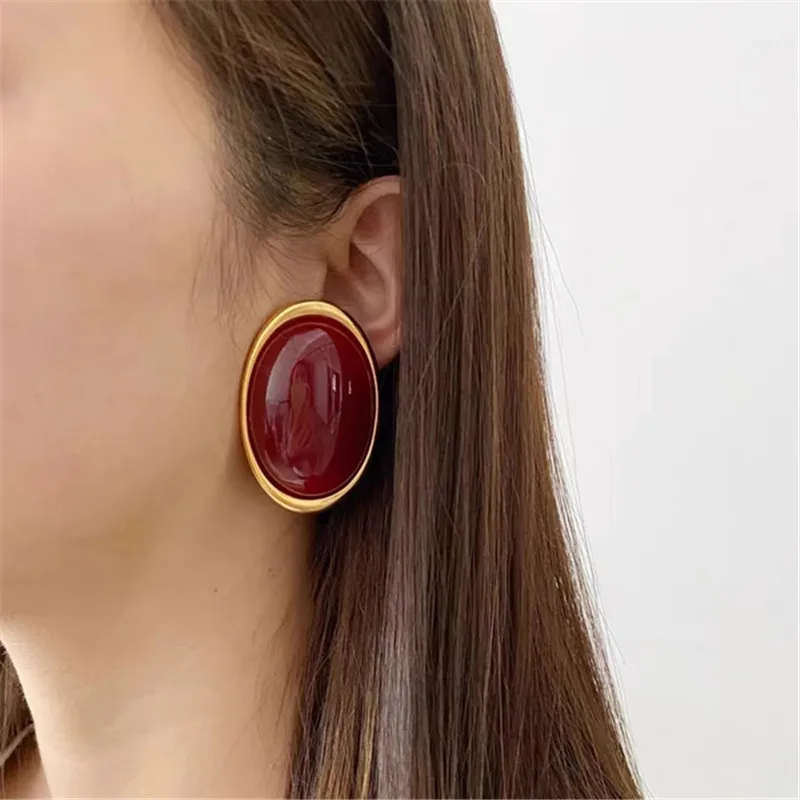 Retro resin oval earrings simple temperament fashionable exquisite jewelry girl party gift
Retro resin oval earrings simple temperament fashionable exquisite jewelry girl party gift