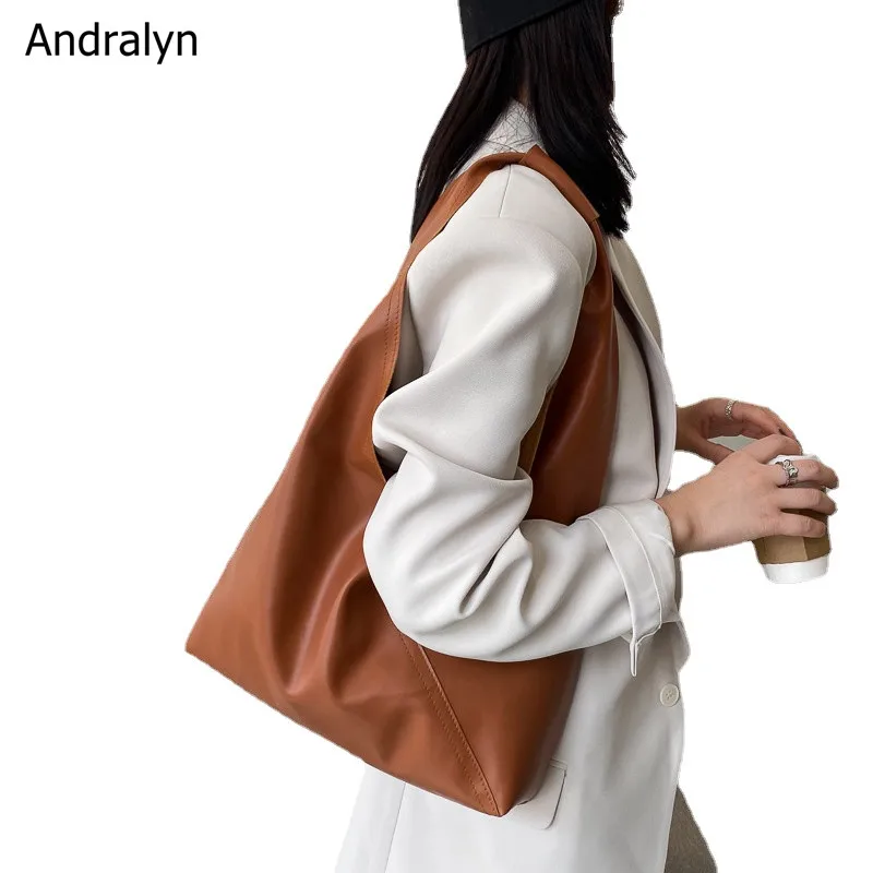2023 Women Soft Leather Shoulder Bags Large Capacity Tote Messenger Bag for Girl Travel Bucket Bags Sac A Main Femme
2023 Women Soft Leather Shoulder Bags Large Capacity Tote Messenger Bag for Girl Travel Bucket Bags Sac A Main Femme