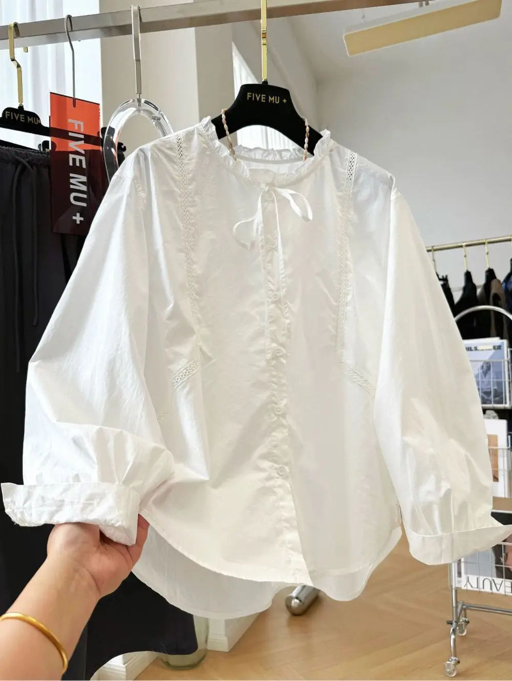 Large Size Long Sve Lace Splice Hollow out Wood ain Collar Women's irt Casual Sle Premium Quali Faionable Top
Large Size Long Sve Lace Splice Hollow out Wood ain Collar Women's irt Casual Sle Premium Quali Faionable Top