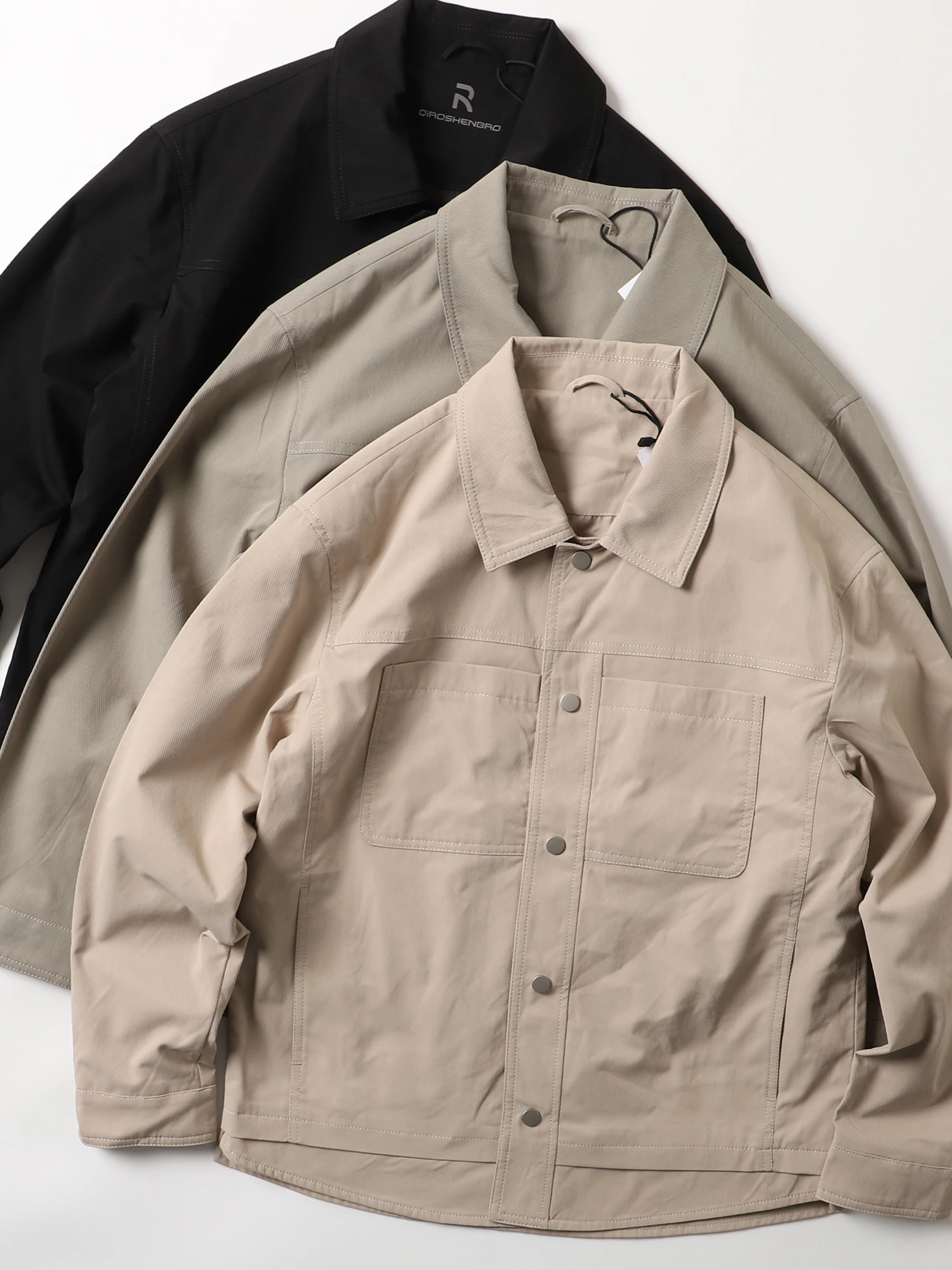 Качественная мужская рабочая куртка с отложным воротником, повседневная, универсальная, для поездок на работу, из полиэфирного волокна, прямого кроя, с длинными рукавами
Качественная мужская рабочая куртка с отложным воротником, повседневная, универсальная, для поездок на работу, из полиэфирного волокна, прямого кроя, с длинными рукавами